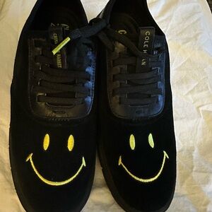 Cole Haan Black Smiley Face women’s Shoes Sz. 9